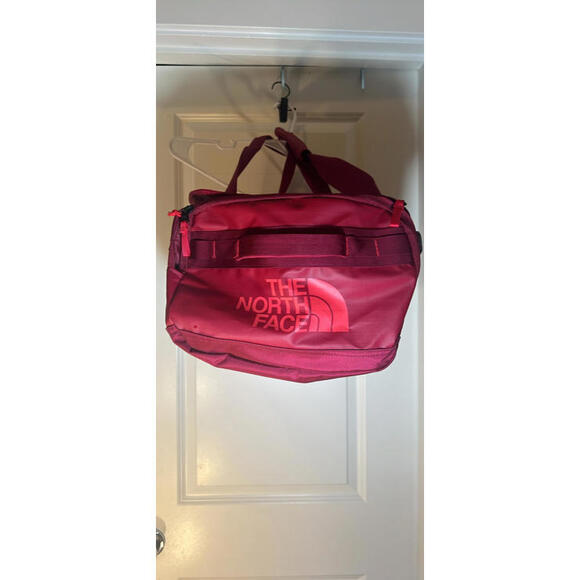 NWOT - The North Face Red Travel Duffel Bag 42L - Picture 1 of 10